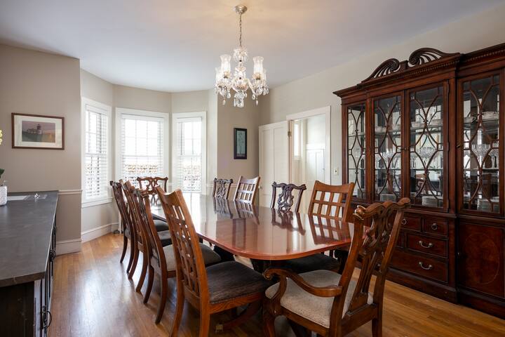 Narragansett Pier, Walk to Beach, 7BR/5BA, 14pp gallery image 3