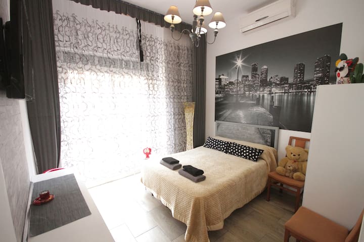 Dos habitaciones c/balcón centro BCN 3-5 people.