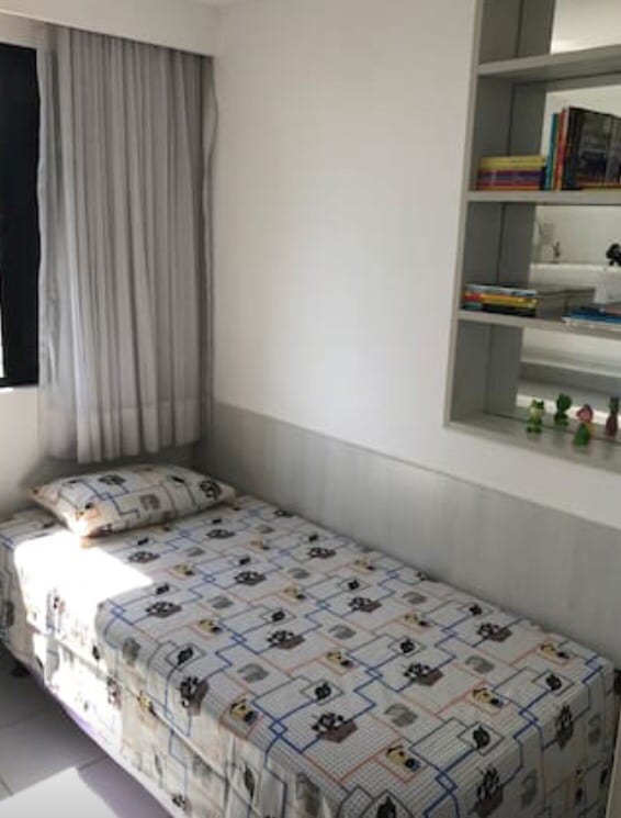 חדר שינה 2 (מיטת יחיד עם כיסוי מיטה נוסף)