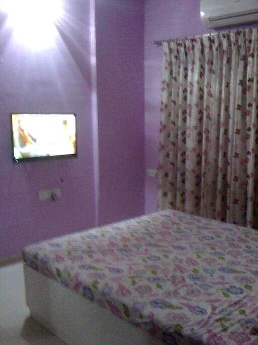 bedroom.... gud light during day