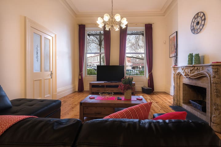 601Luxury – 2min Nth Melb – 10min QVM – Close CBD