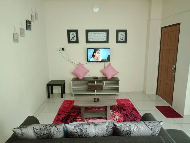 Teratak AyahBonda Homestay (MUSLIM ONLY)