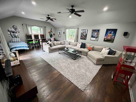 Epic MOVIE ROOM Escape by Rangers & AT&T Stadium