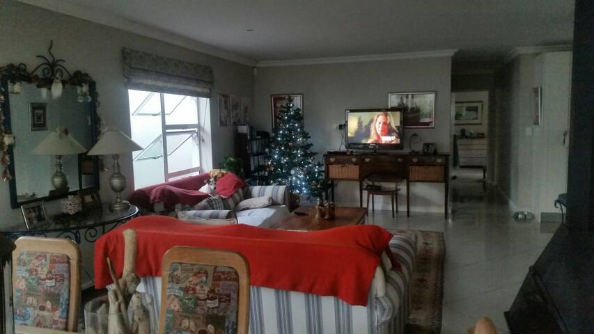 Mountain Lodge! gallery image 2