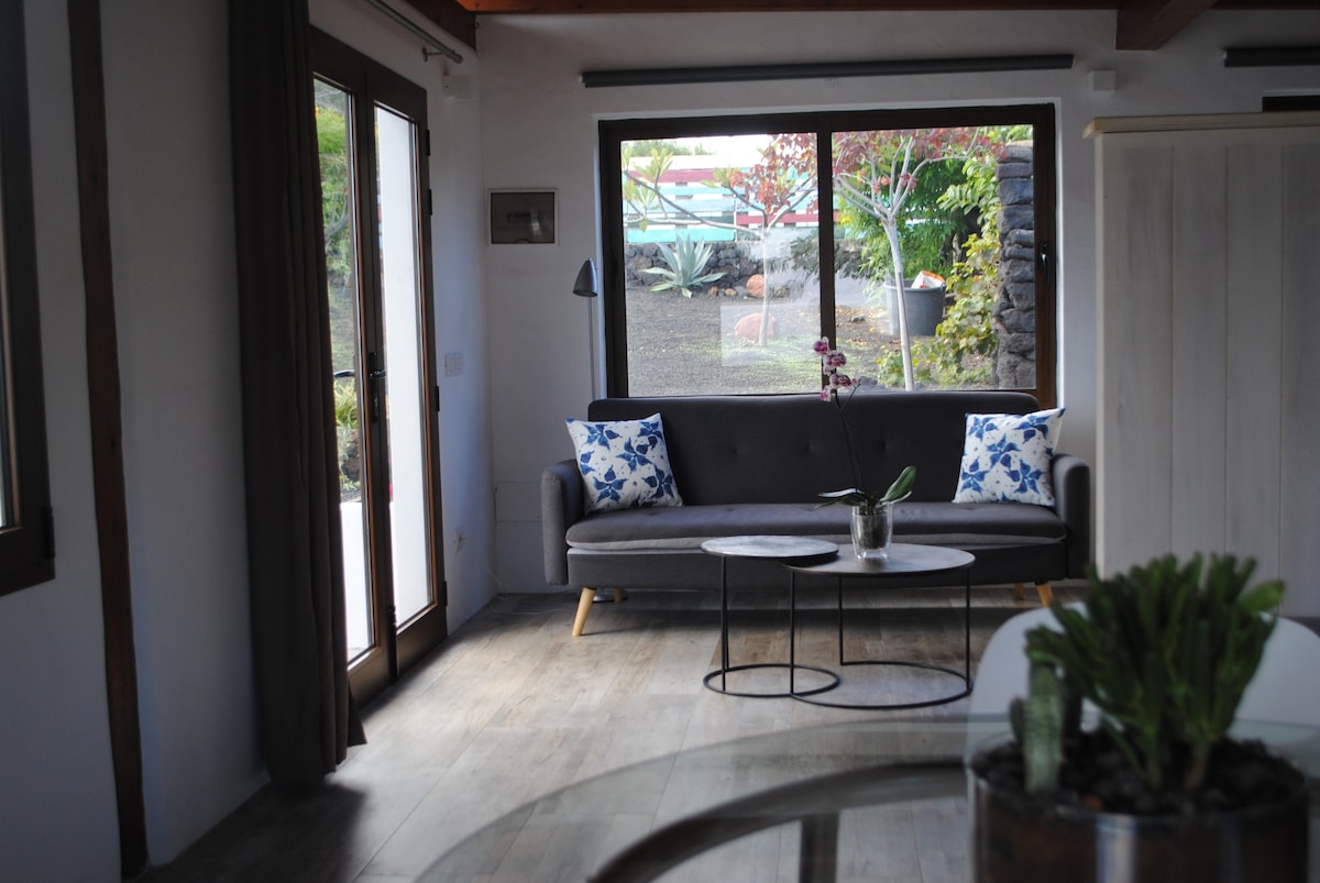 Top performing Airbnb: Lovely apartment with a garden. Tinajo Lanzarote. in Tinajo