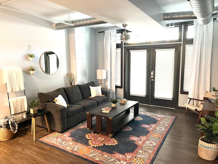 Best spot in Nashville Lower Broadway Apartments for Rent in