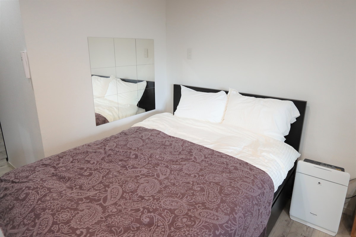 ダブルベッド(מיטה זוגית)