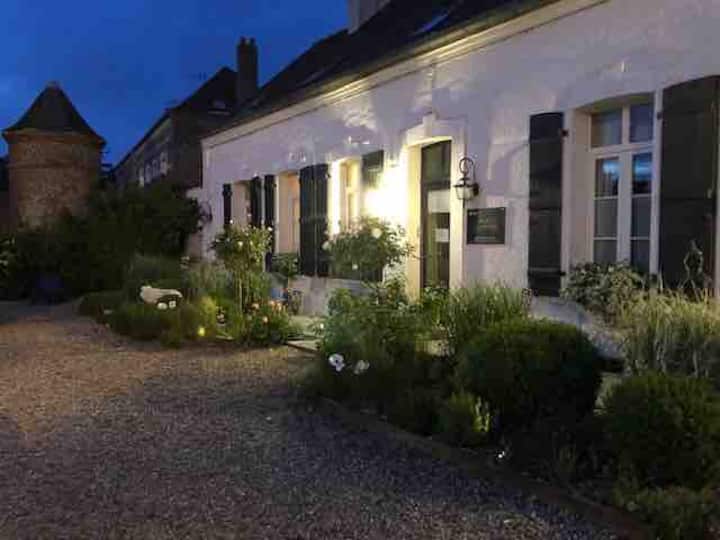 Near Le Touquet for 16 people