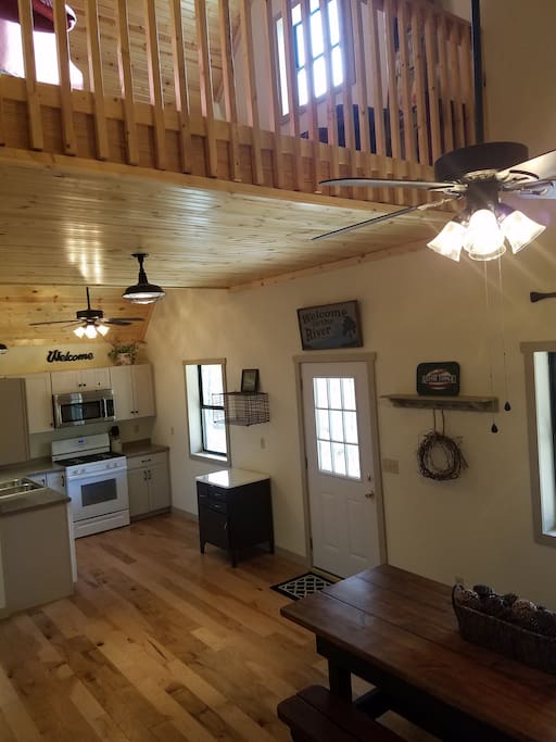 Meramec Scenic View Loft cabin on Meramec River Lofts for Rent in