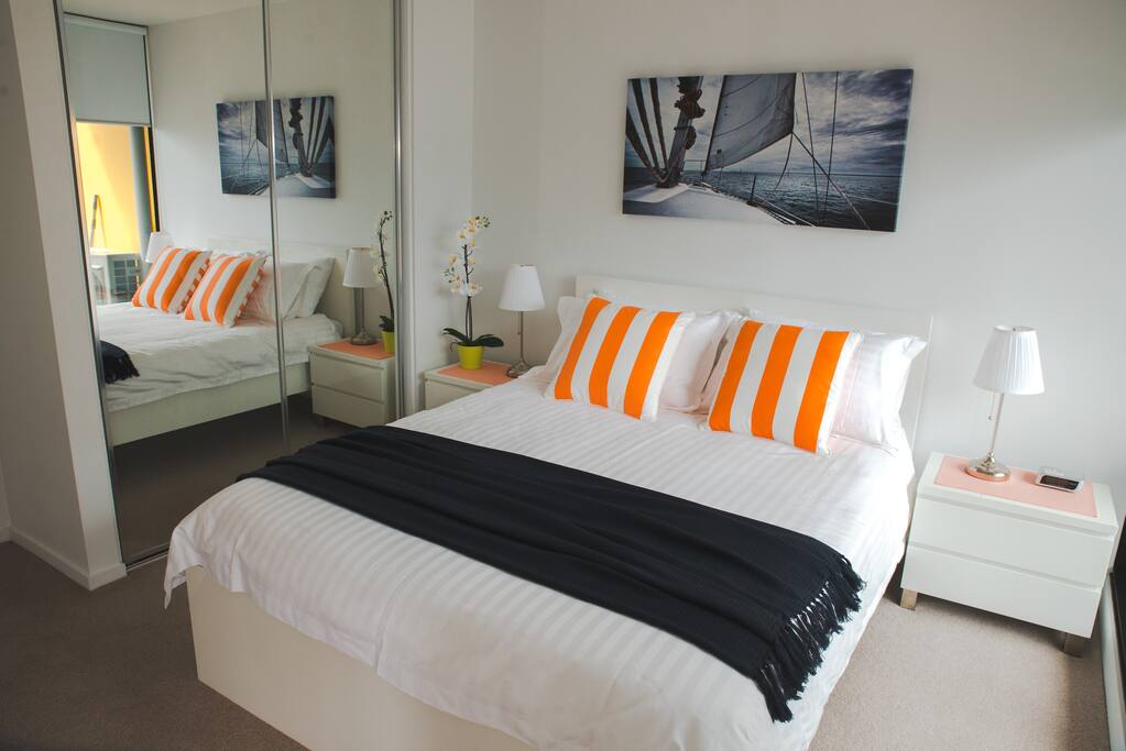 Melbourne Private Apartments - Haig Street, Southbank