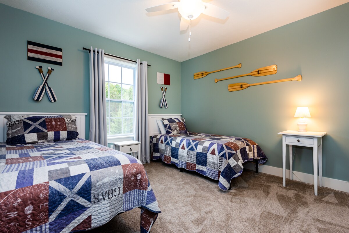 Მეორე სართულის ორადგილიანი ოთახი №1, გამოსაწევი ნარჩენებით 