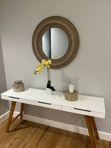 New apartment in the heart of trendy Green Point gallery image 4