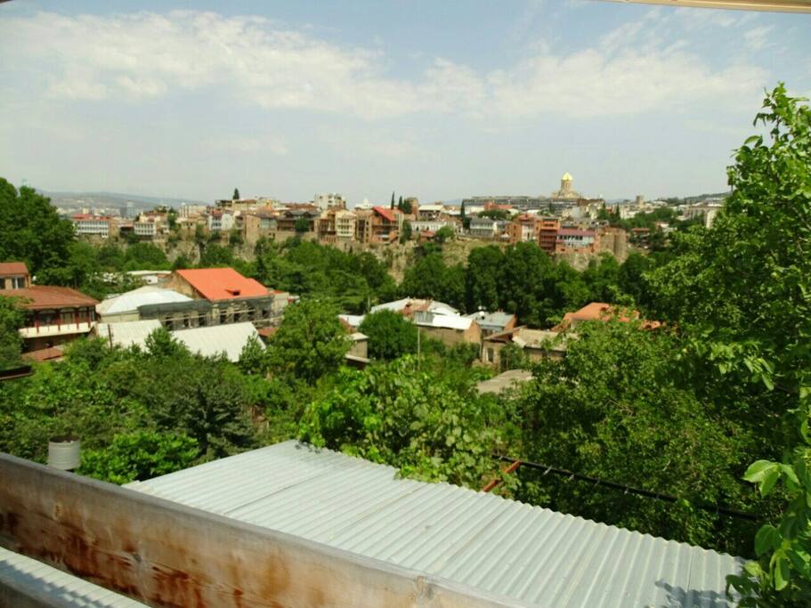 вид с балкона на кафедральный собор Самеба view from a balcony on a cathedral of Sameba