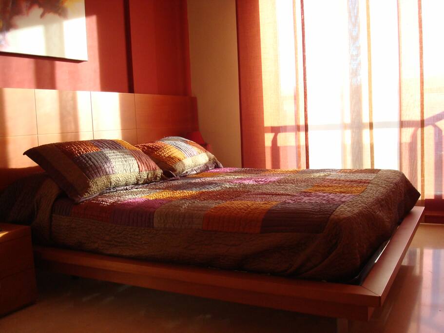 Habitación principal, con baño en suite. (Cama 1.50 mts)
