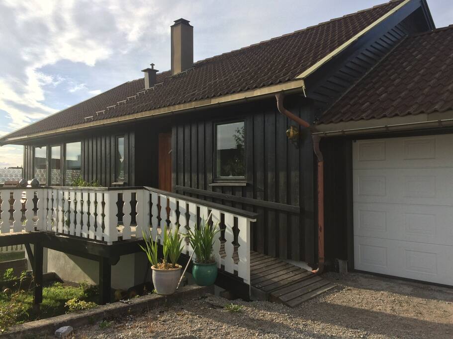 Eneboligen med veranda