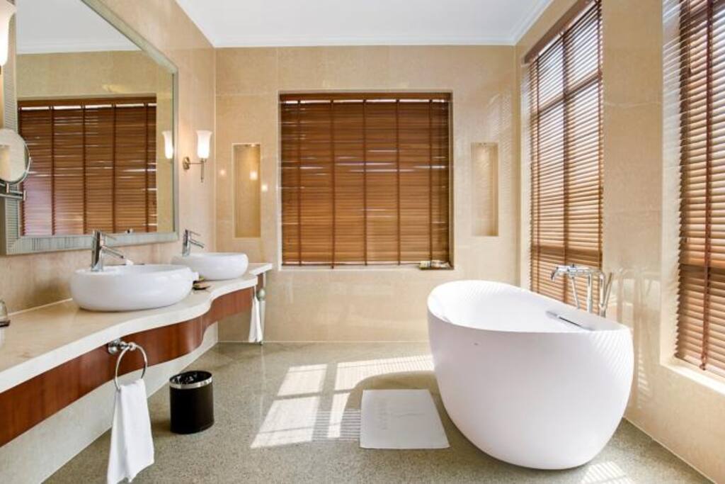 Master bedroom - Bathroom