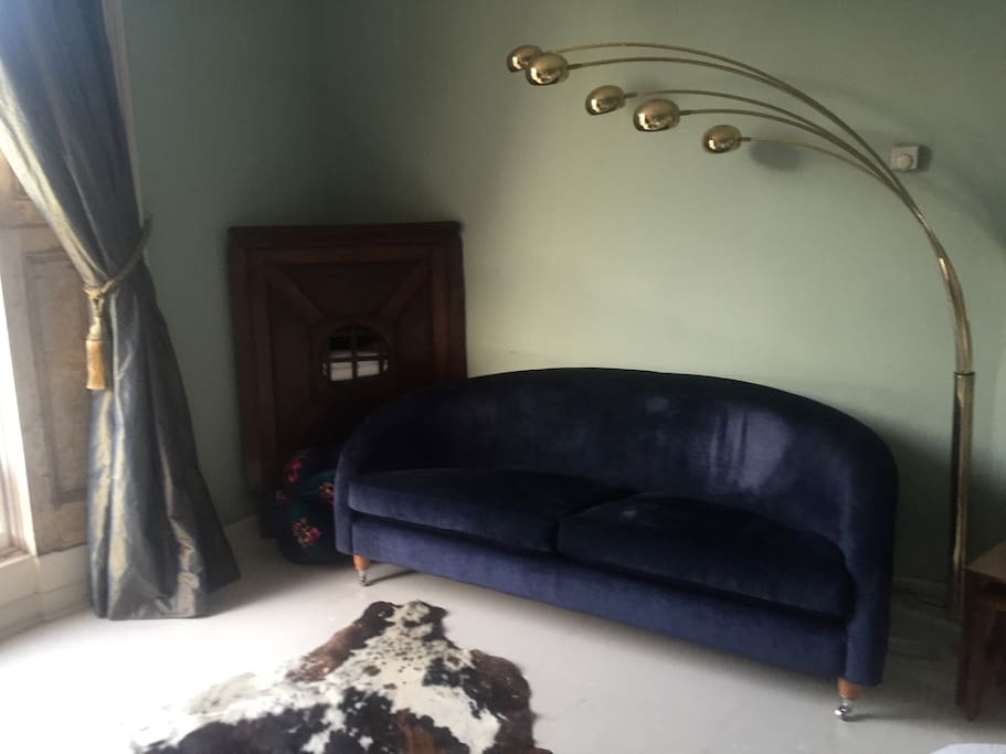 Lounge sofa (second bed, a double, not in view).