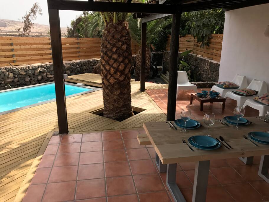 Terraza Mesa exterior + sofá