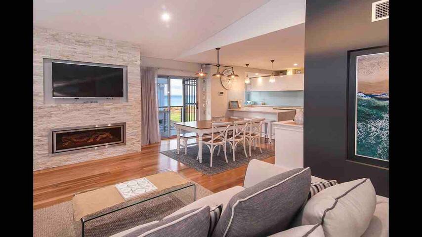 Busselton Beach House gallery image 3