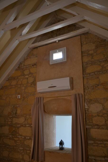 There is airconditioning provided in the bedroom.