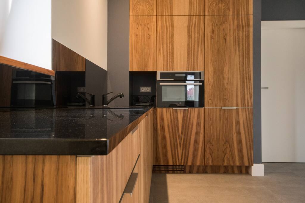 fully equiped kitchen, microwave & oven