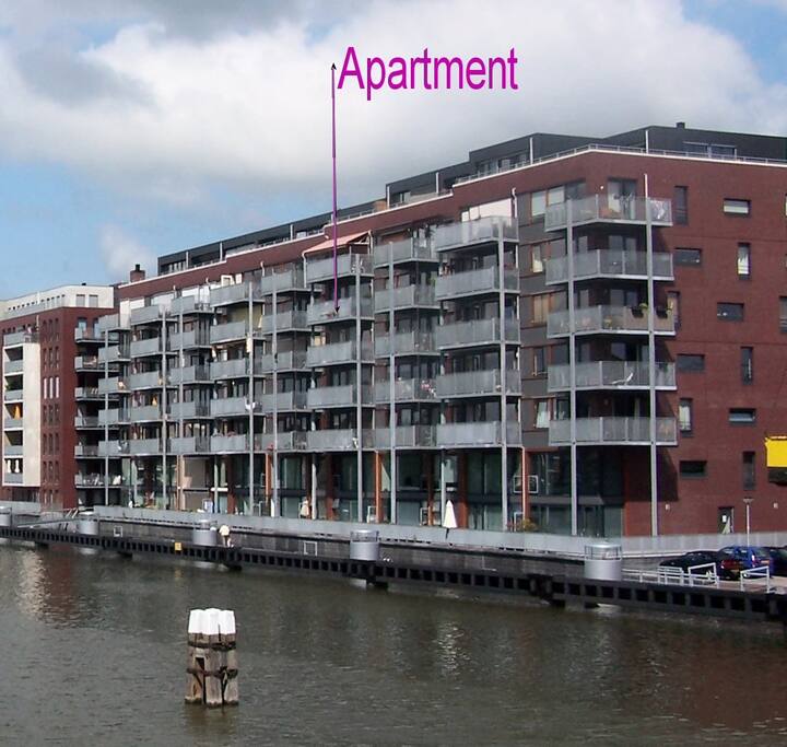 5th Floor Riverside Apartment Within Easy Reach Of Amsterdam