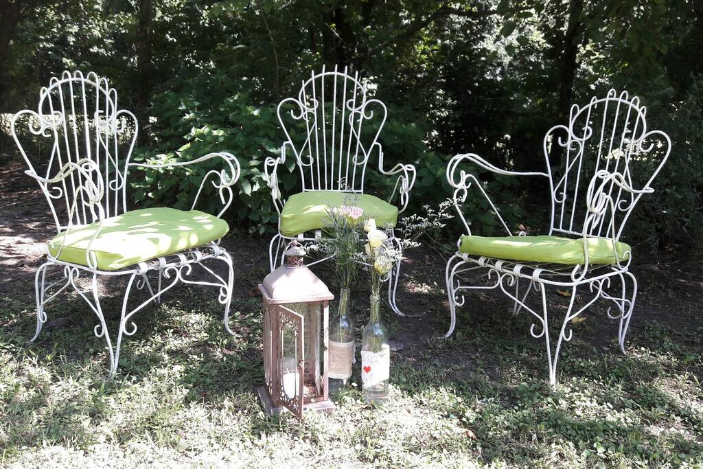 Juego de jardin para disfrutar la arboleda