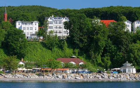 Beliebte Airbnb-Anzeige: Lake view-FeWo on the chalk cliff in Sassnitz in Sassnitz