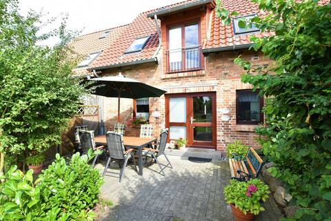 Holiday home in Thorstorf near the sea
