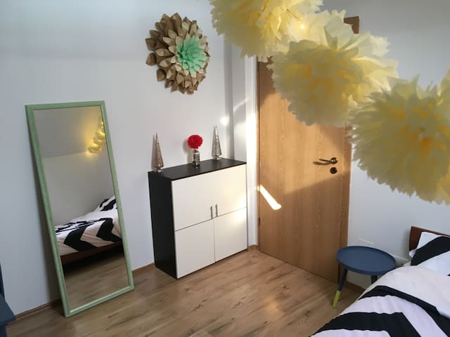 Private Room & Private Bathroom with FREE Parking