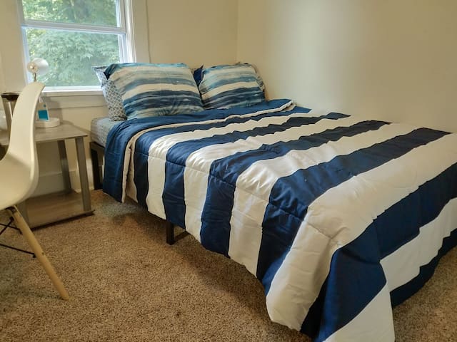 Short Size Bedroom Downtown