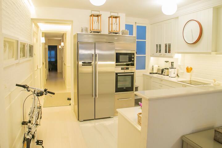 Zurriola BEACH gallery image 5