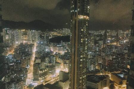 【暮时初见】  仅限女生超高层人气小区  超赞夜景 双地铁 小巴5分钟直达旺角 不一样味道的老香港