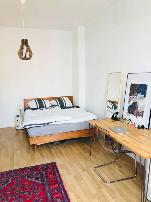 Zimmer + Balkon