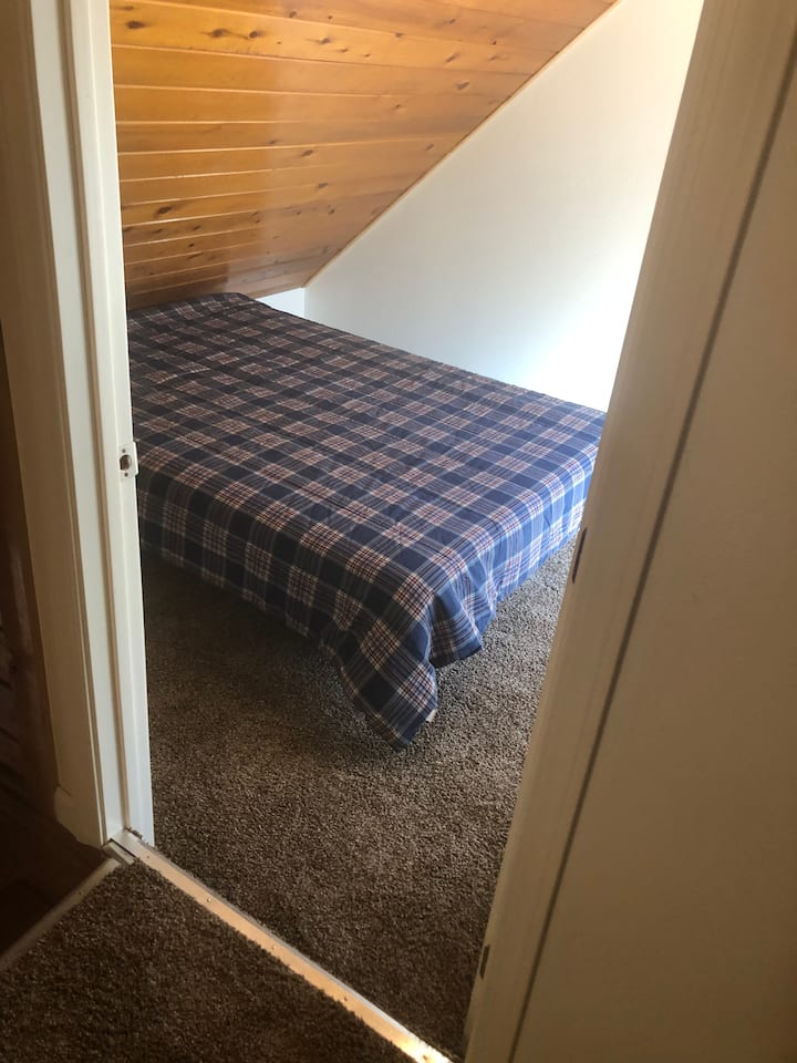 Queen bed in bedroom 2