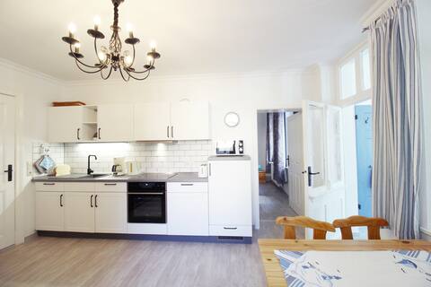 Top Airbnb: Beach-close apartment with sauna and wallbox, dog welcome in Zempin