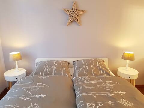 Top Airbnb: Apartment in a top location between city forest and river! in Gera