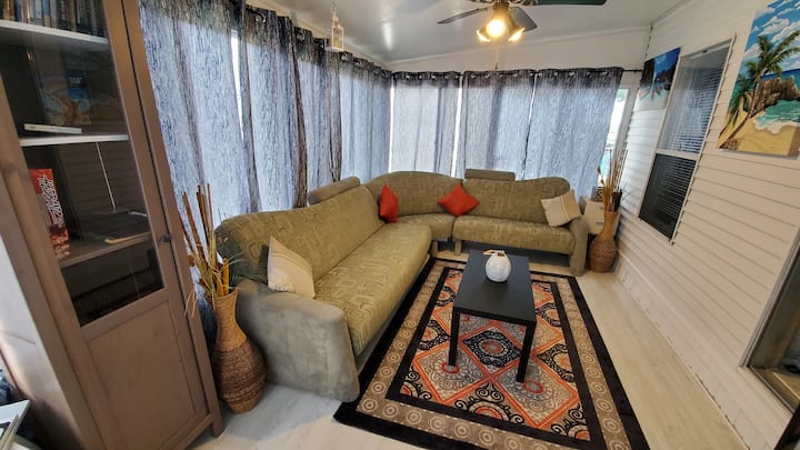 Quarry View Cottage By Beach At Sherkston Shores - Crystal Beach