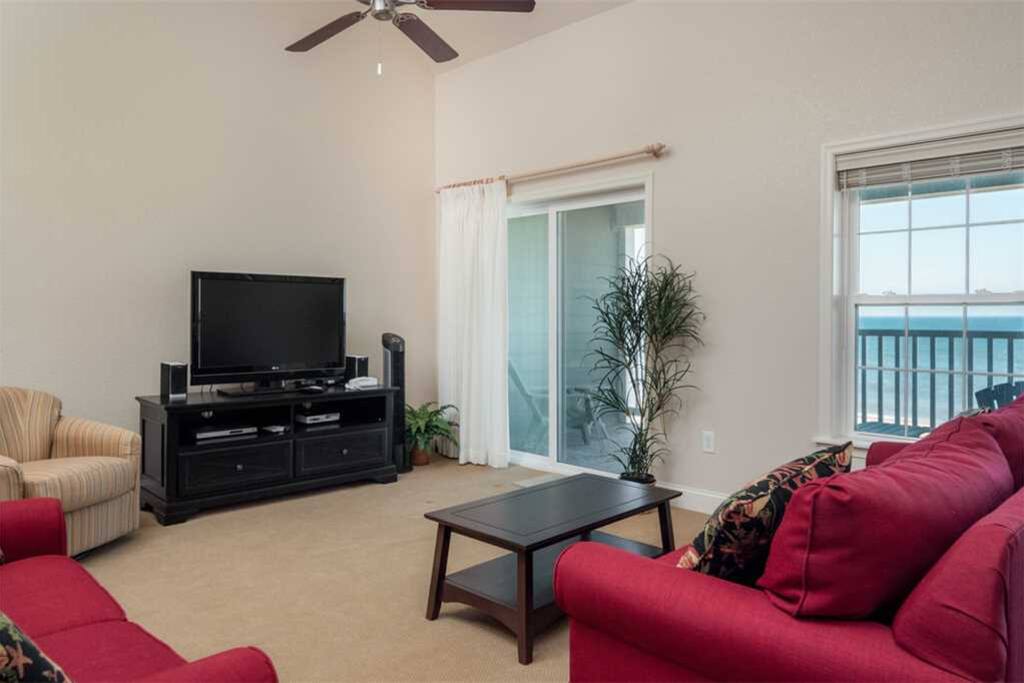 FF311: The Wright Place | Living Area