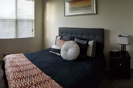 Charlie’s Phoenix Hideaway