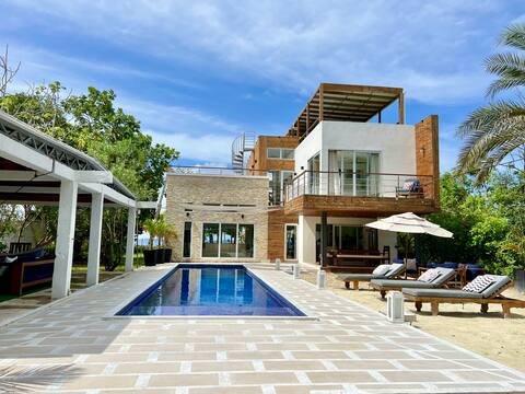 Entire 4 Br Villa, Pool & Rooftop