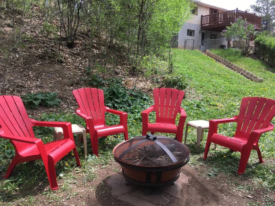 Relaxing creekside fire pit