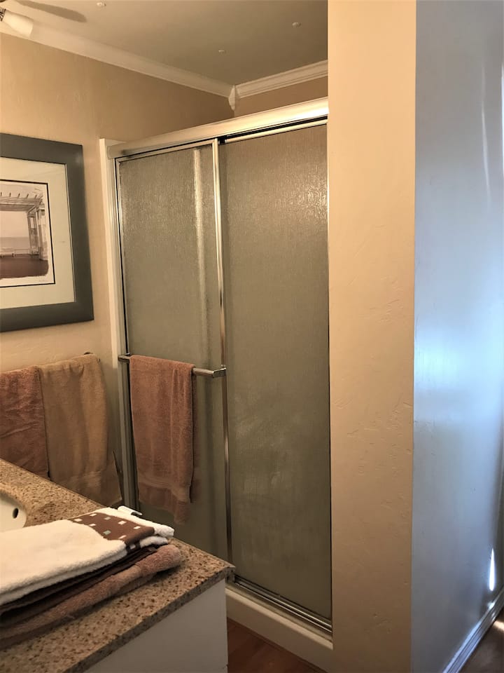 The Lake House at the Roost Houses for Rent in Fort Cobb, Oklahoma