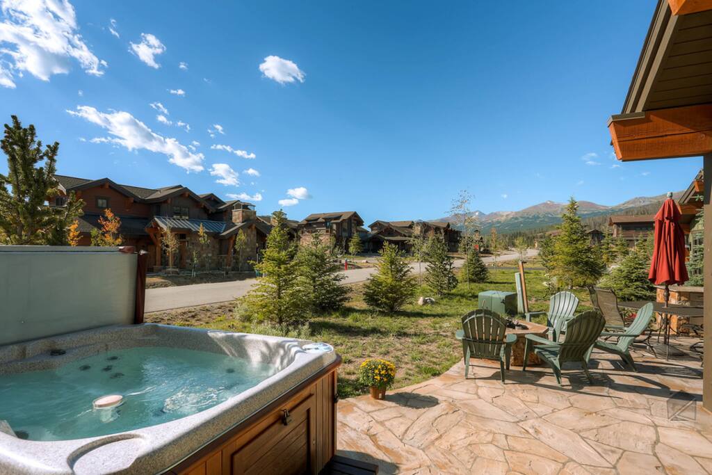Soak in the hot tub, or just warm up by the fire if you're not a fan of getting wet.