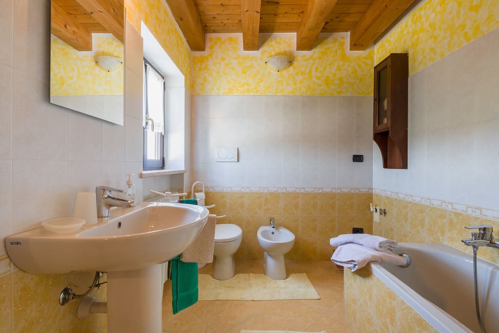 bagno camera matrimoniale