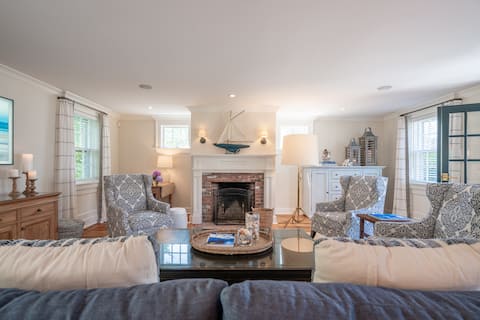 Top Airbnb: Charter House Luxury Home 2 Blocks from Town in Nantucket