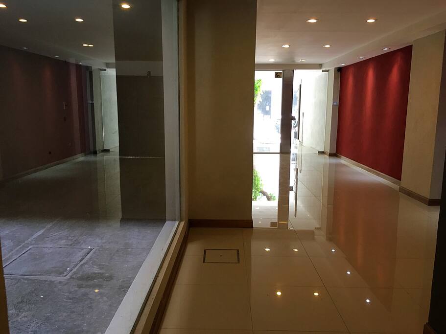 En el mismo edificio alquilan cocheras.