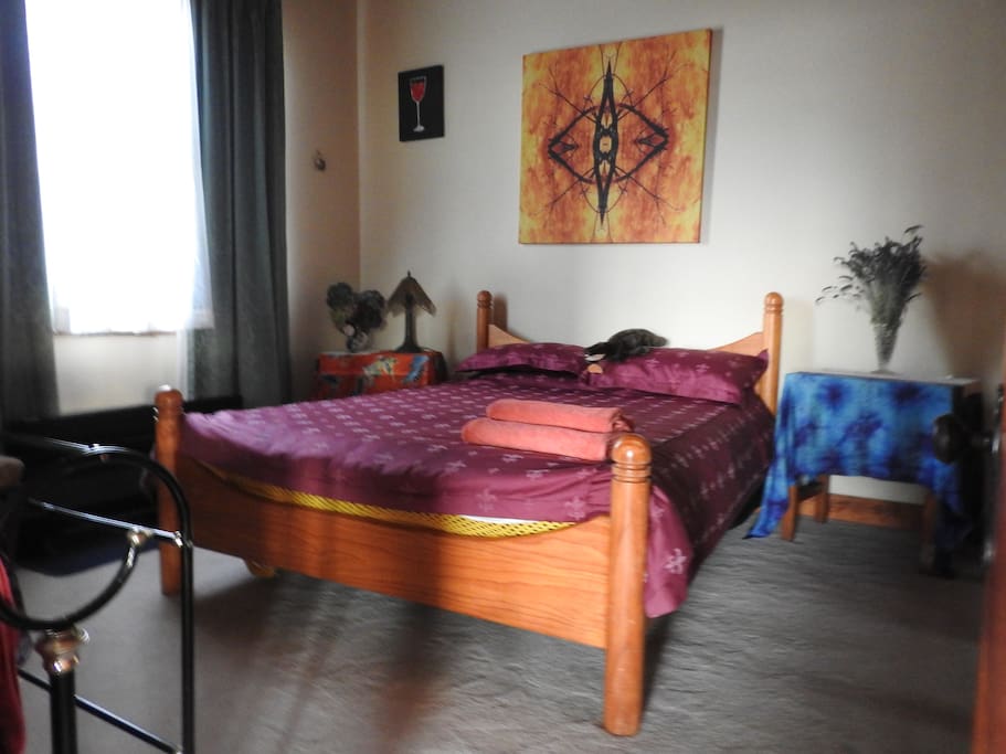 A cosy provate Queen bedroom with inbuilt wardrobe, heater and if you want an electric blanket I can put it on the bed.