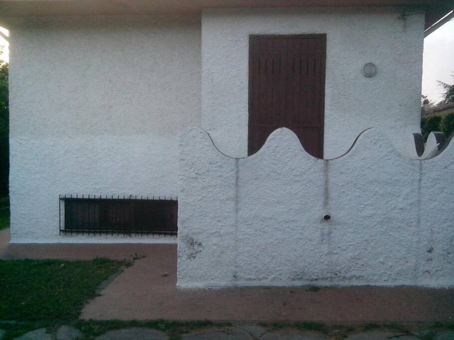giardino che circonda tutta la villa