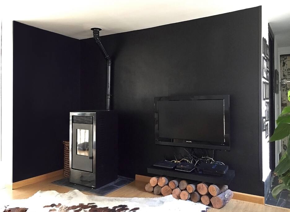 Livingroom& fireplace - salón y chimenea - salotto e camino